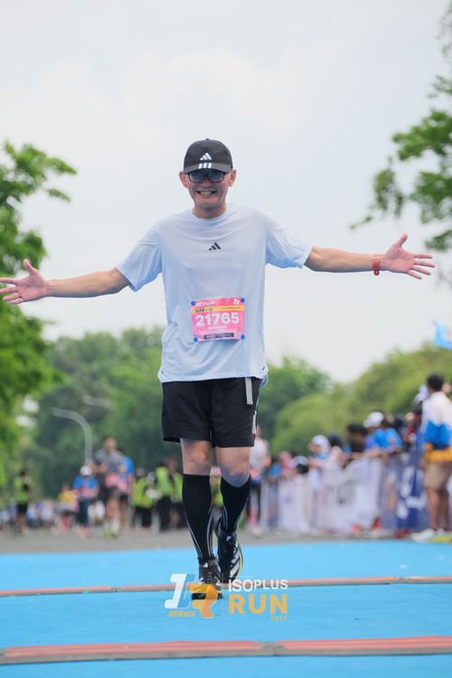 Race photo from Isoplus Run 2024 Surabaya