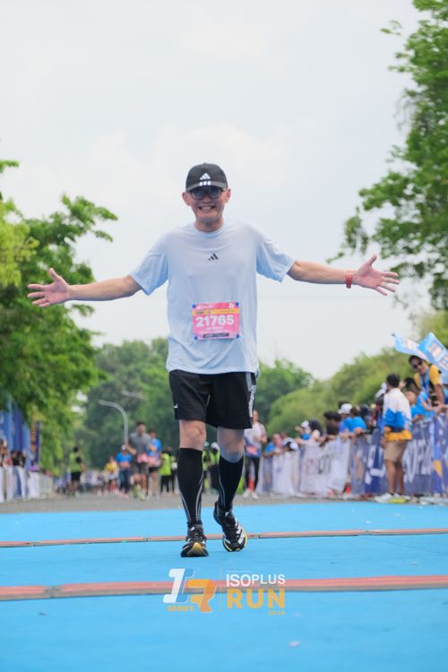 Race photo from Isoplus Run 2024 Surabaya