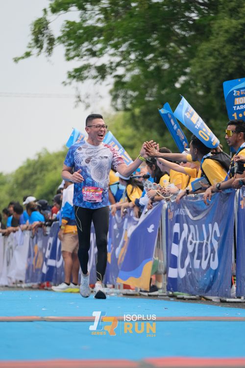 Race photo from Isoplus Run 2024 Surabaya