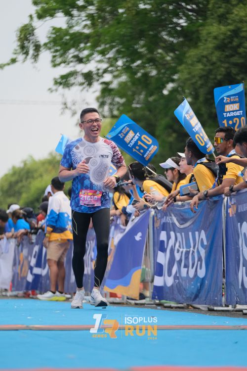 Race photo from Isoplus Run 2024 Surabaya