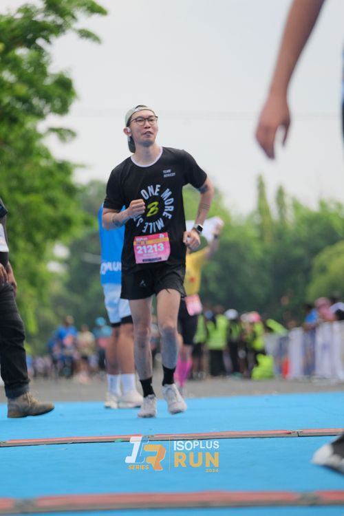 Race photo from Isoplus Run 2024 Surabaya