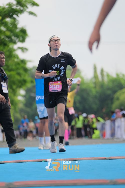 Race photo from Isoplus Run 2024 Surabaya