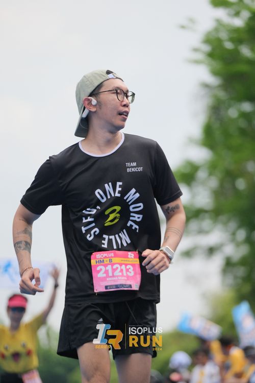 Race photo from Isoplus Run 2024 Surabaya