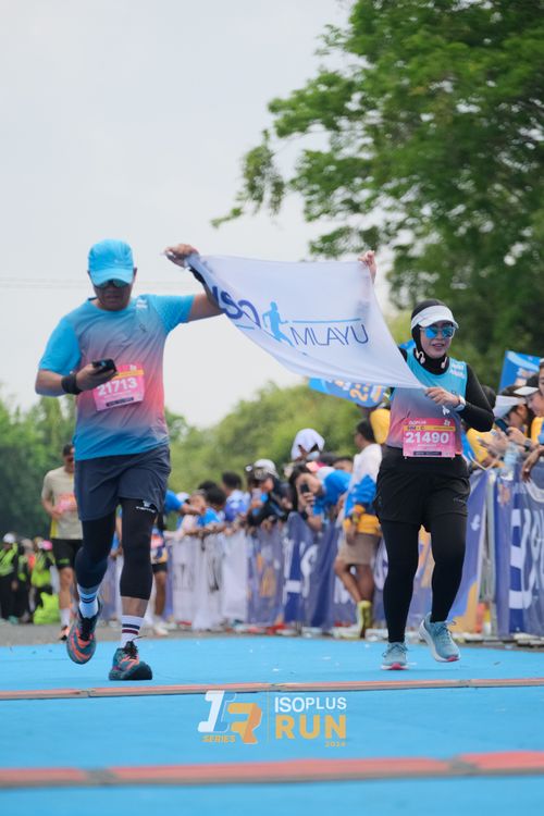 Race photo from Isoplus Run 2024 Surabaya