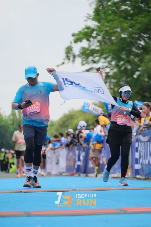 Race photo from Isoplus Run 2024 Surabaya