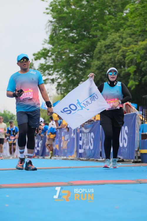Race photo from Isoplus Run 2024 Surabaya