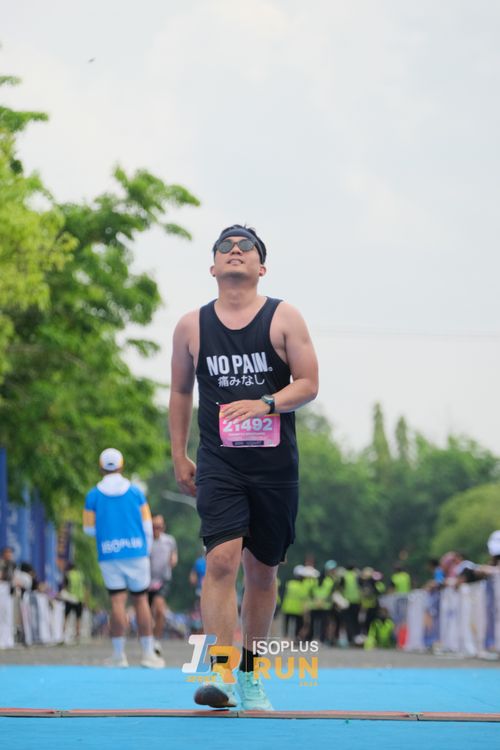 Race photo from Isoplus Run 2024 Surabaya