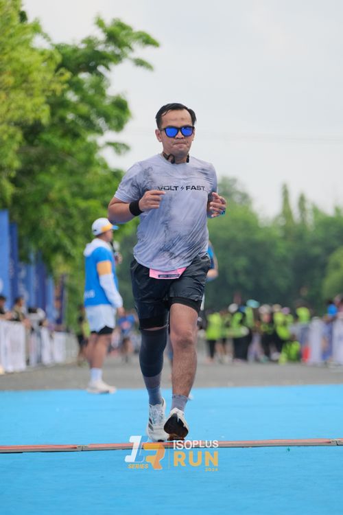 Race photo from Isoplus Run 2024 Surabaya
