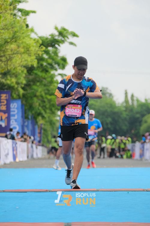 Race photo from Isoplus Run 2024 Surabaya