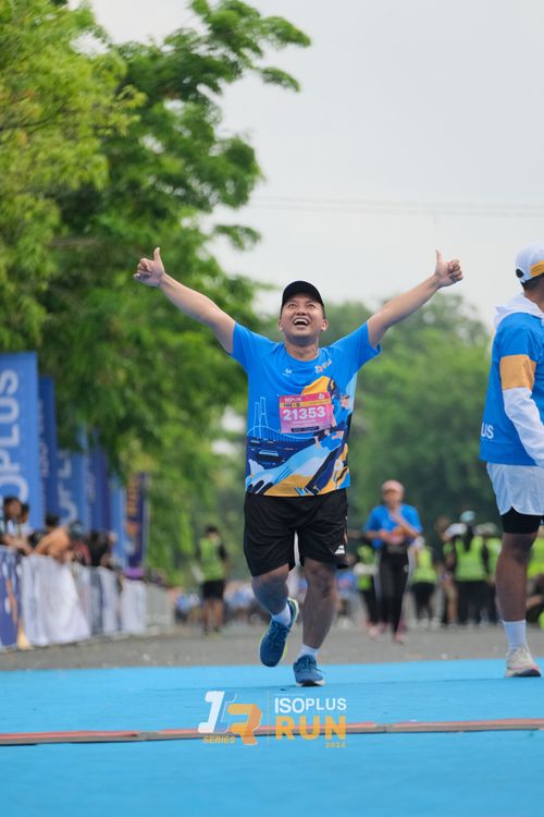 Race photo from Isoplus Run 2024 Surabaya