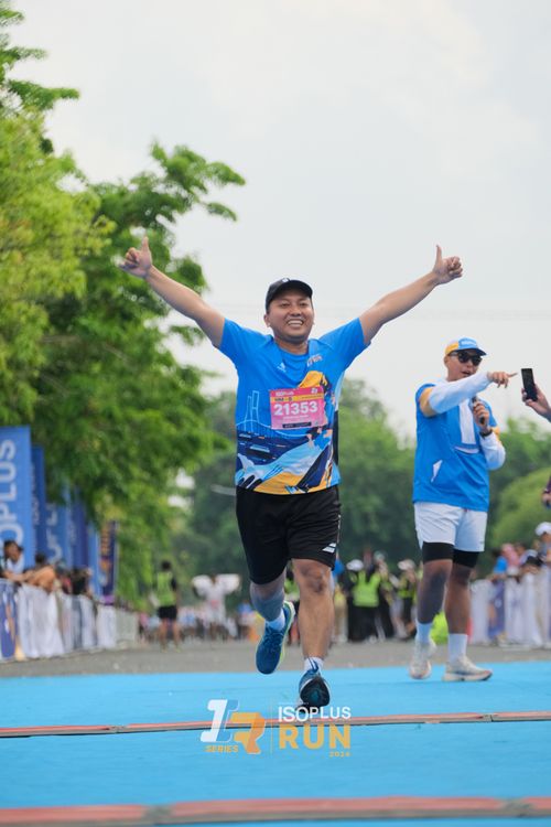 Race photo from Isoplus Run 2024 Surabaya