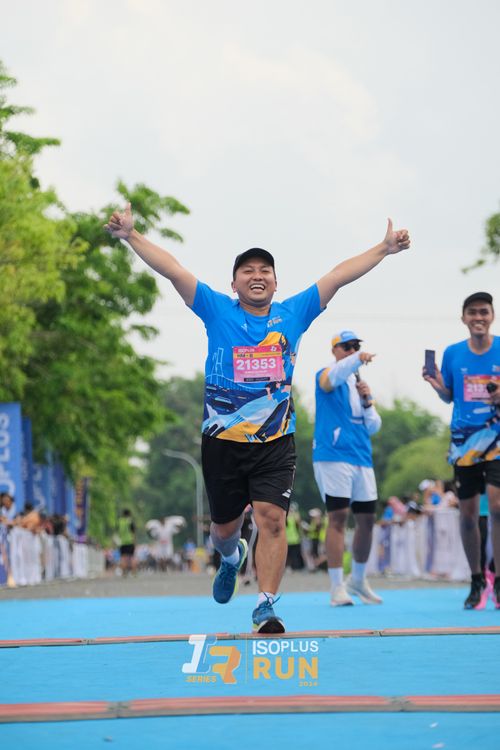 Race photo from Isoplus Run 2024 Surabaya