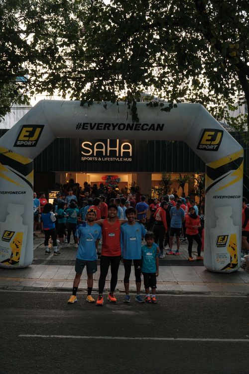 Race photo from Happy One Decade Unpad Runner
