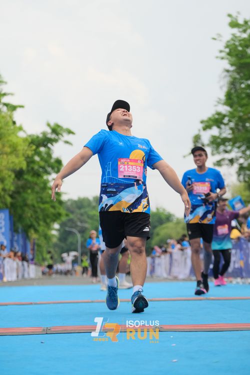 Race photo from Isoplus Run 2024 Surabaya