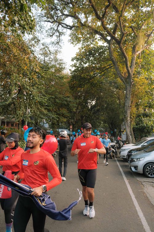 Race photo from Happy One Decade Unpad Runner