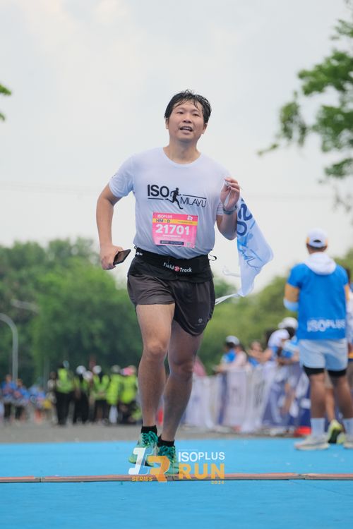Race photo from Isoplus Run 2024 Surabaya