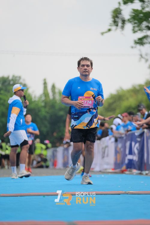 Race photo from Isoplus Run 2024 Surabaya