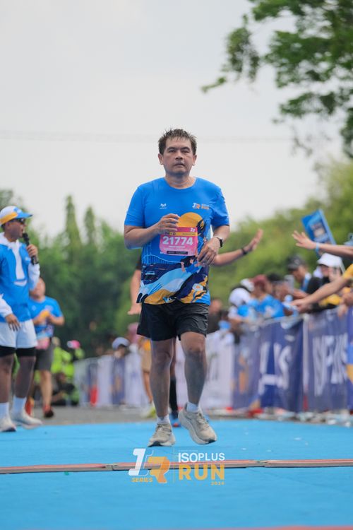 Race photo from Isoplus Run 2024 Surabaya