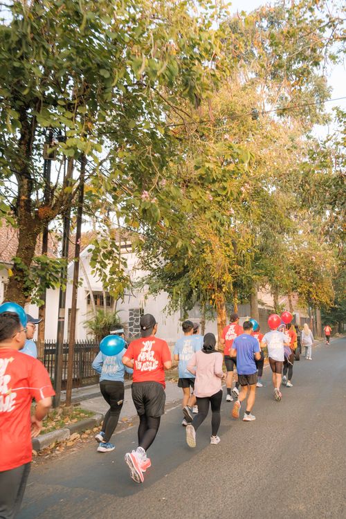Race photo from Happy One Decade Unpad Runner