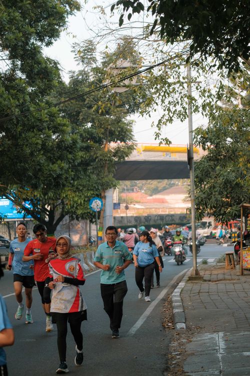Race photo from Happy One Decade Unpad Runner