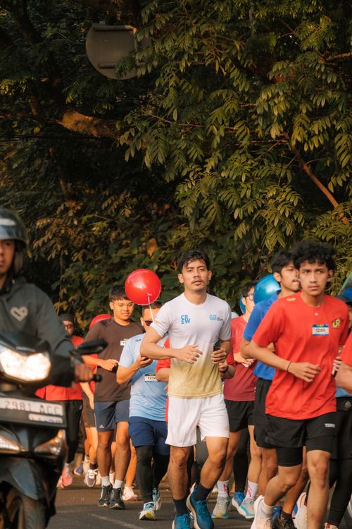 Race photo from Happy One Decade Unpad Runner