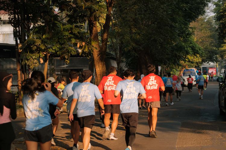 Race photo from Happy One Decade Unpad Runner