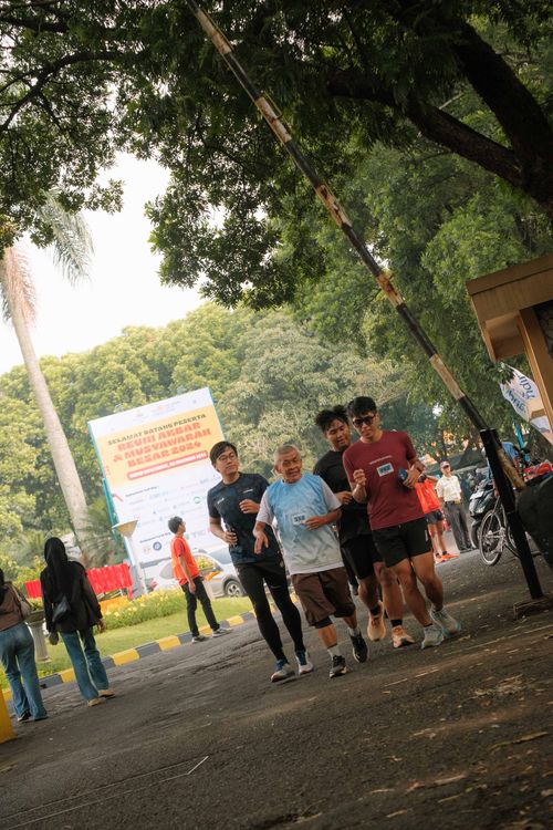 Race photo from Running 5 K