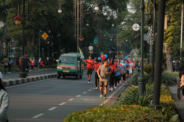 Race photo from Happy One Decade Unpad Runner