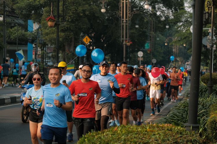 Race photo from Happy One Decade Unpad Runner