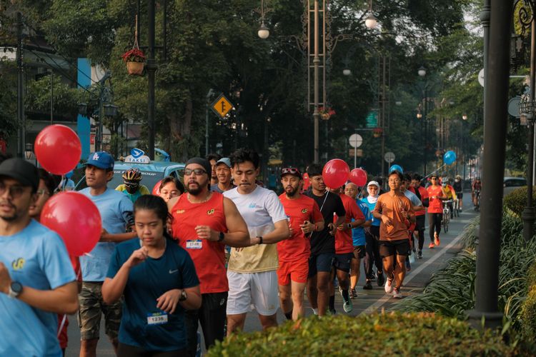 Race photo from Happy One Decade Unpad Runner