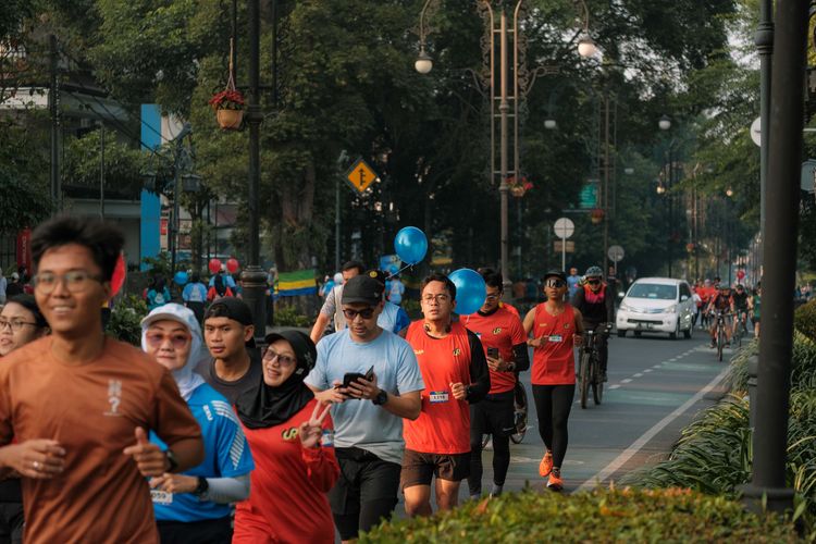 Race photo from Happy One Decade Unpad Runner