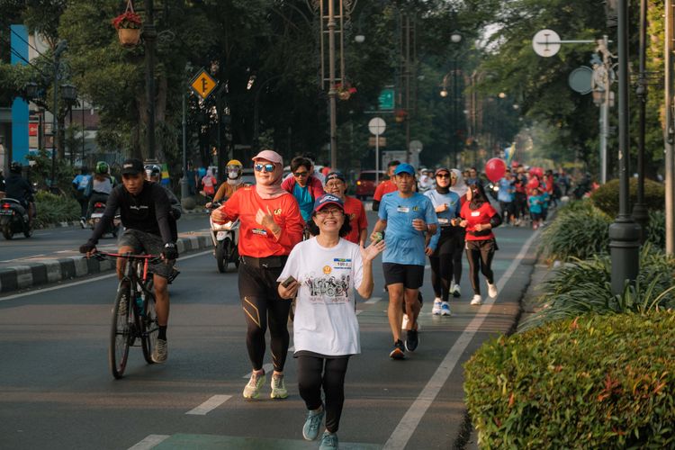 Race photo from Happy One Decade Unpad Runner