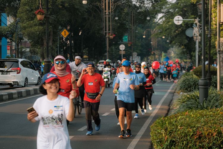 Race photo from Happy One Decade Unpad Runner
