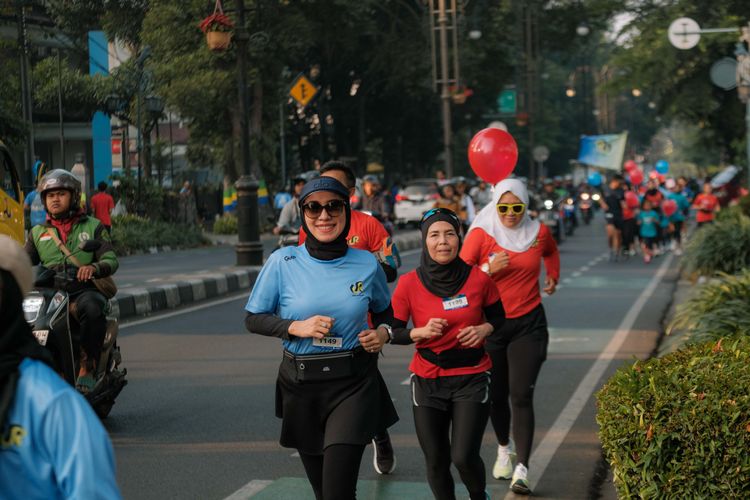 Race photo from Happy One Decade Unpad Runner