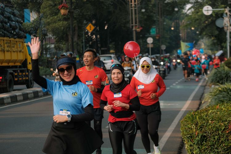 Race photo from Happy One Decade Unpad Runner