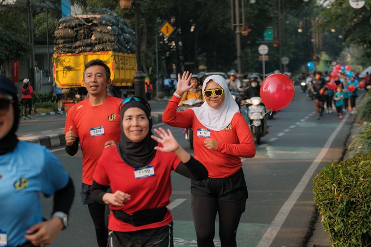 Race photo from Happy One Decade Unpad Runner