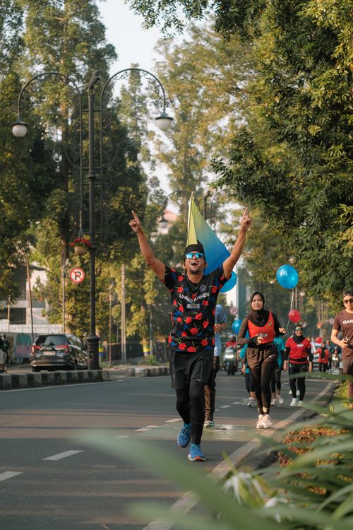 Race photo from Happy One Decade Unpad Runner