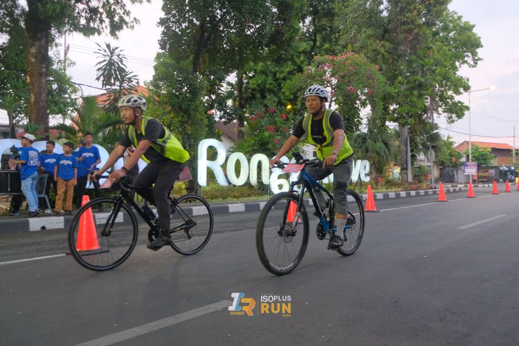 Race photo from Isoplus Run 2024 Surabaya