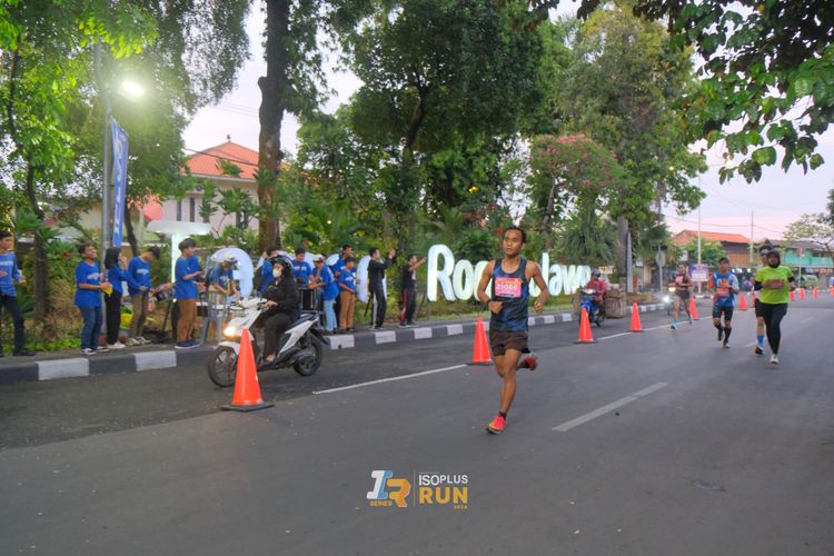 Race photo from Isoplus Run 2024 Surabaya