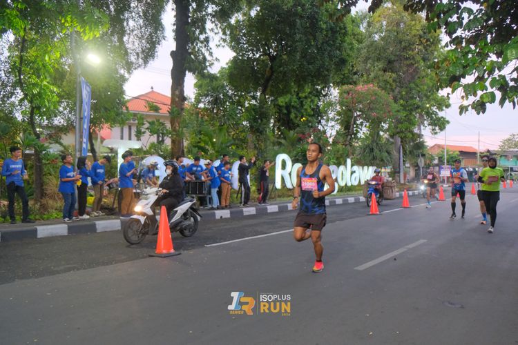 Race photo from Isoplus Run 2024 Surabaya