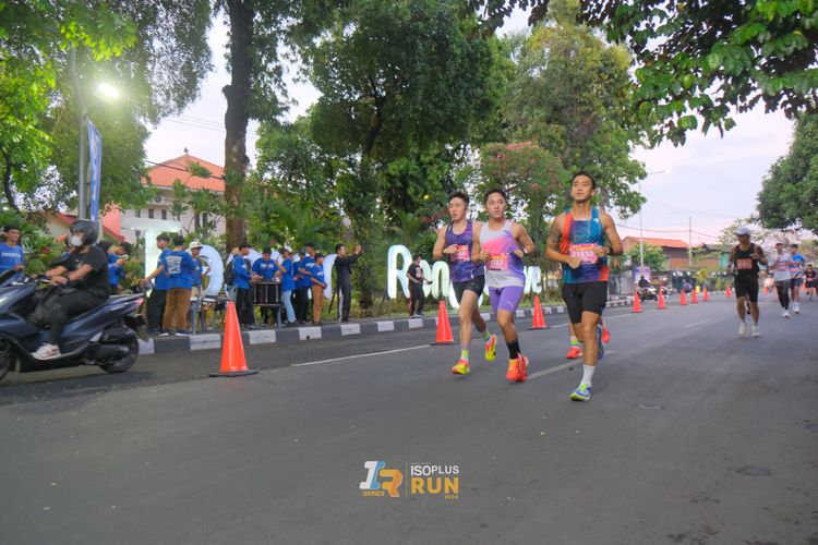 Race photo from Isoplus Run 2024 Surabaya