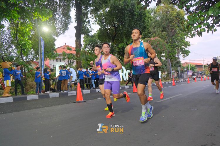 Race photo from Isoplus Run 2024 Surabaya