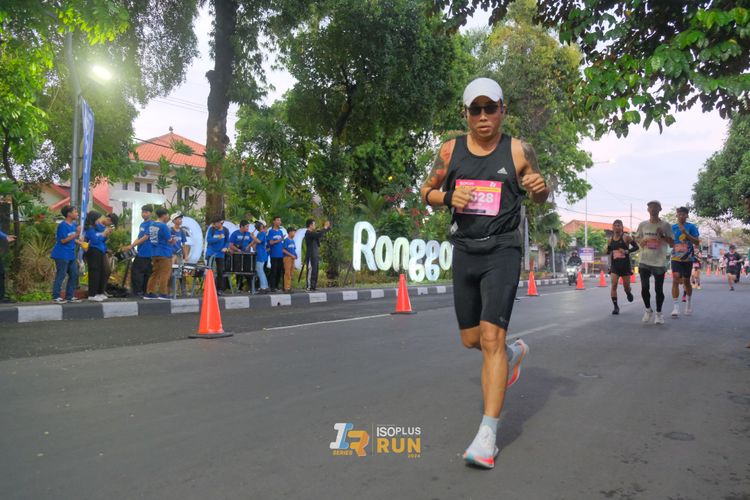 Race photo from Isoplus Run 2024 Surabaya