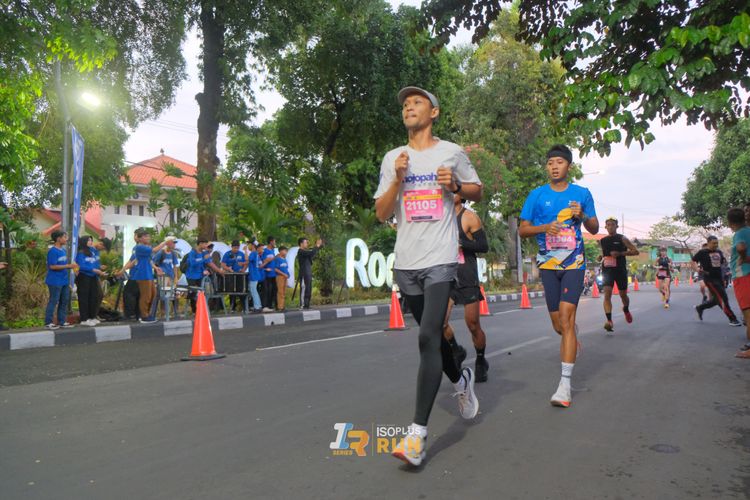Race photo from Isoplus Run 2024 Surabaya