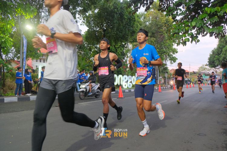 Race photo from Isoplus Run 2024 Surabaya