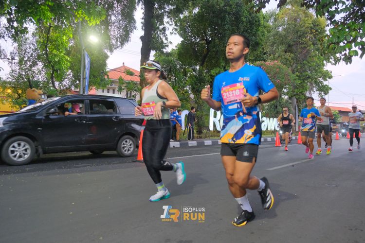 Race photo from Isoplus Run 2024 Surabaya