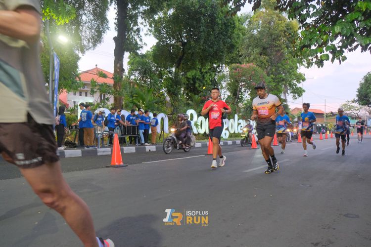 Race photo from Isoplus Run 2024 Surabaya
