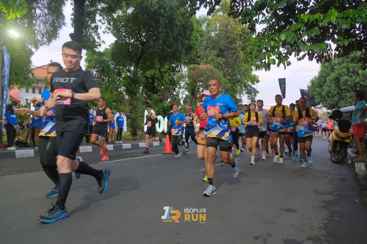 Race photo from Isoplus Run 2024 Surabaya