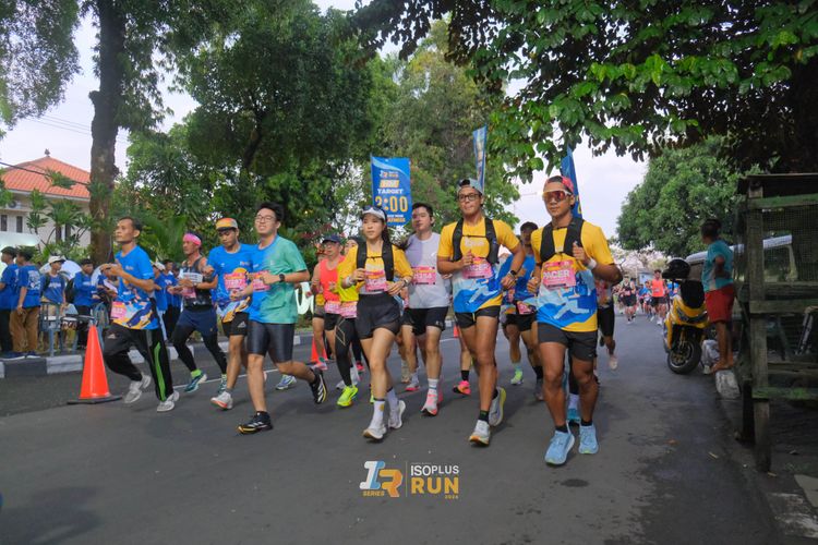 Race photo from Isoplus Run 2024 Surabaya