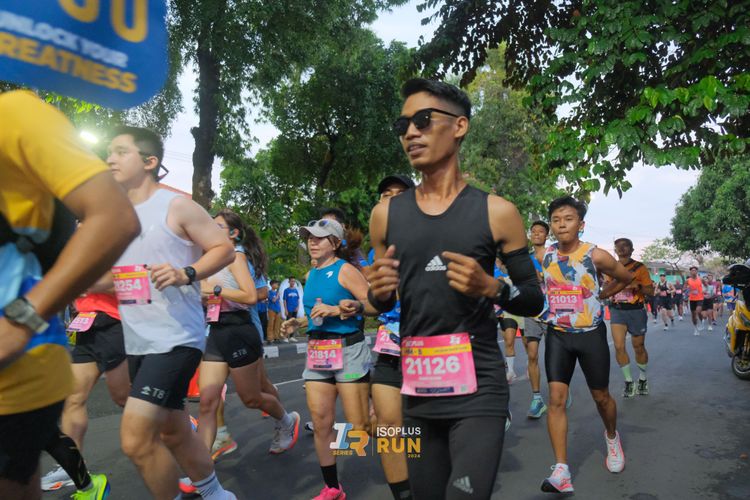 Race photo from Isoplus Run 2024 Surabaya